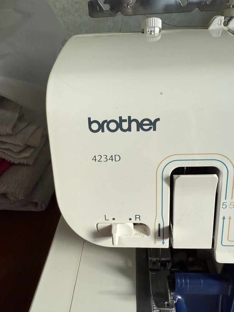 Продам оверлок Brother 4234 D