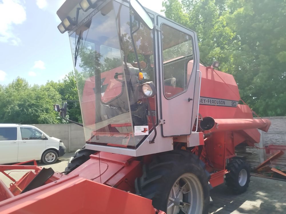 Комбайн зернозбиральний Massey Ferguson 16. Майсей Фергусон 16
