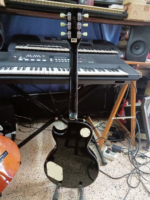 Guitarra vintage v100