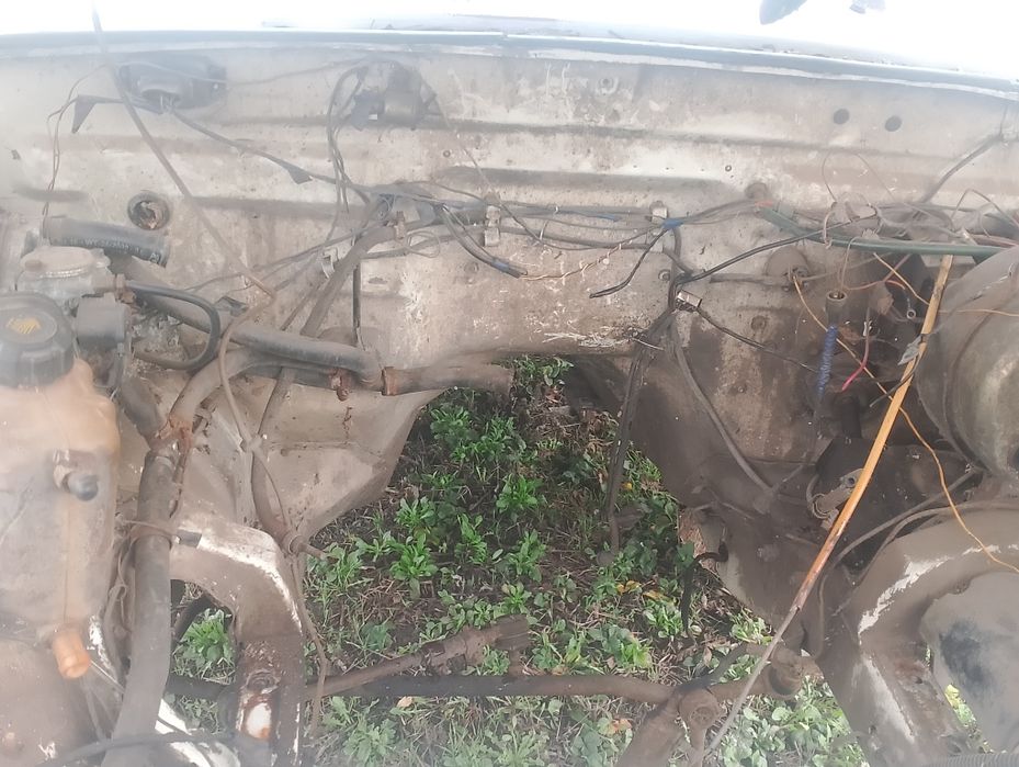 Продам газ 3110 кузов или по запчастям