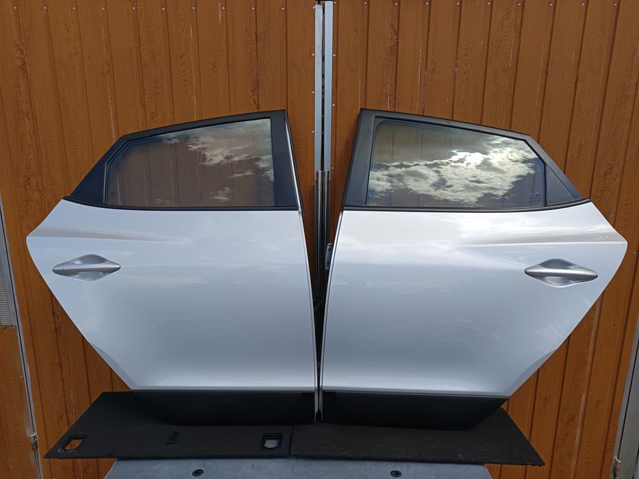 Hyundai ix35 Drzwi Tylne Lewe Prawe RAH F-vat