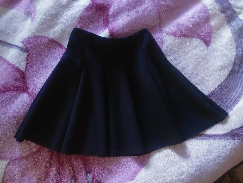 Стильна спідниця з високою посадкою, замшева