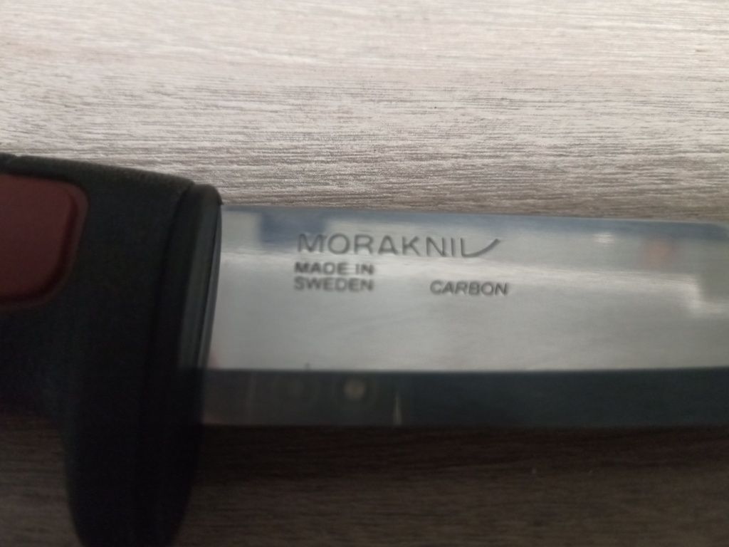 Nóż Morakniv szwedzka stal survival wędkarstwo