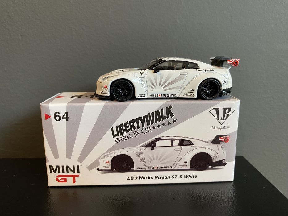 Model 1:64 Nissan GT-R R35 LB Works Mini GT