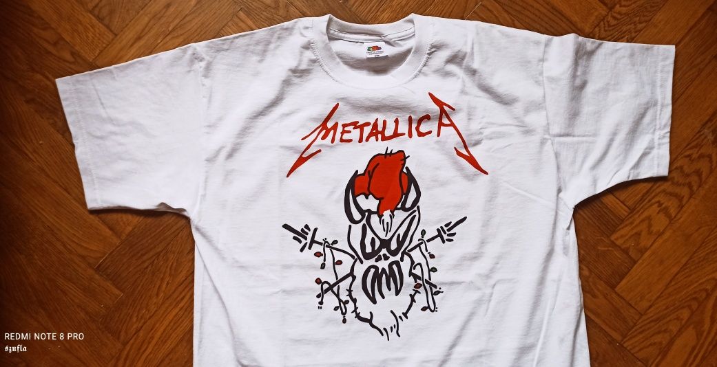 Metallica, koszulka świąteczna