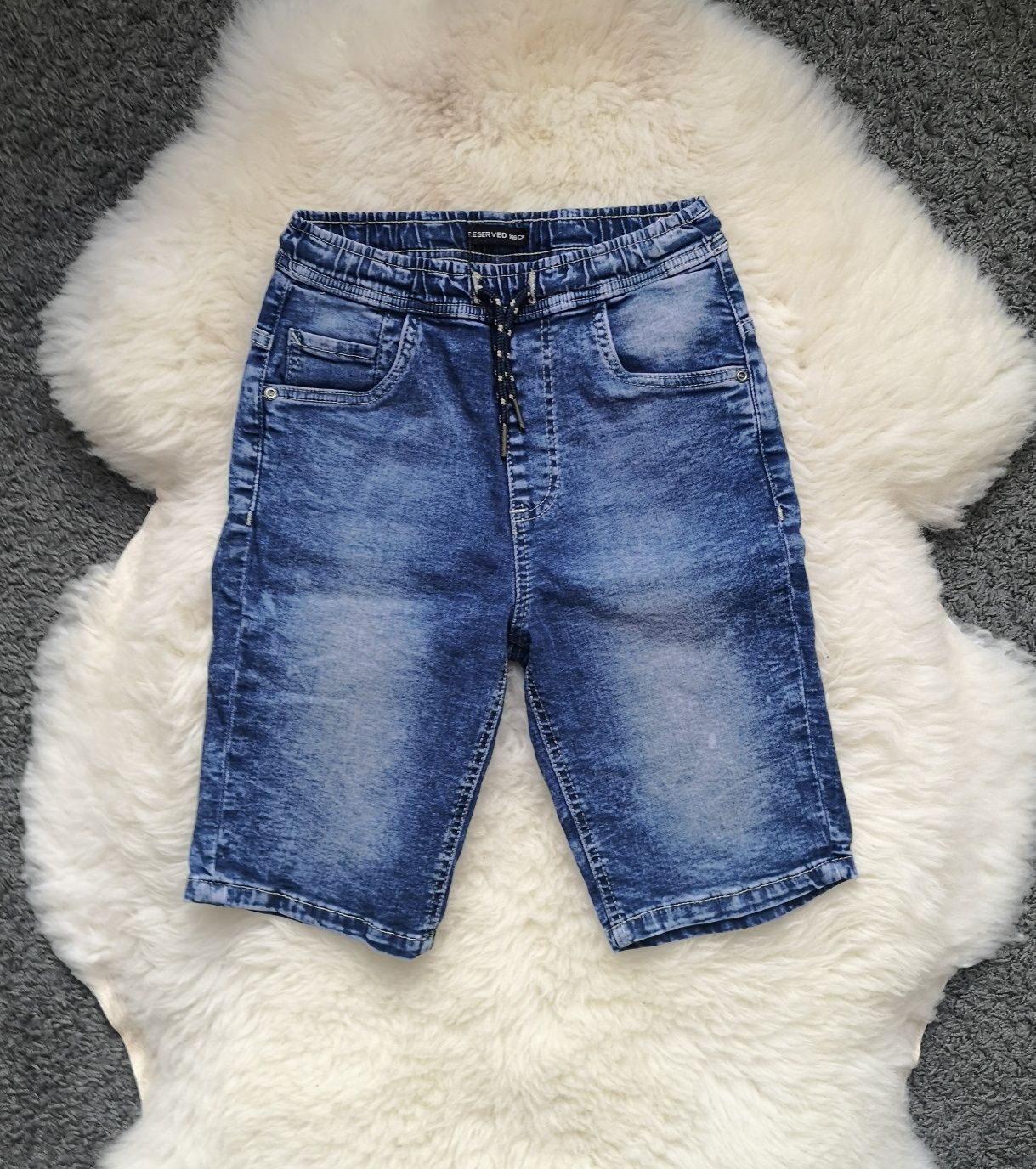 Chłopięce krótkie spodnie jeans | RESERVED | r. 146