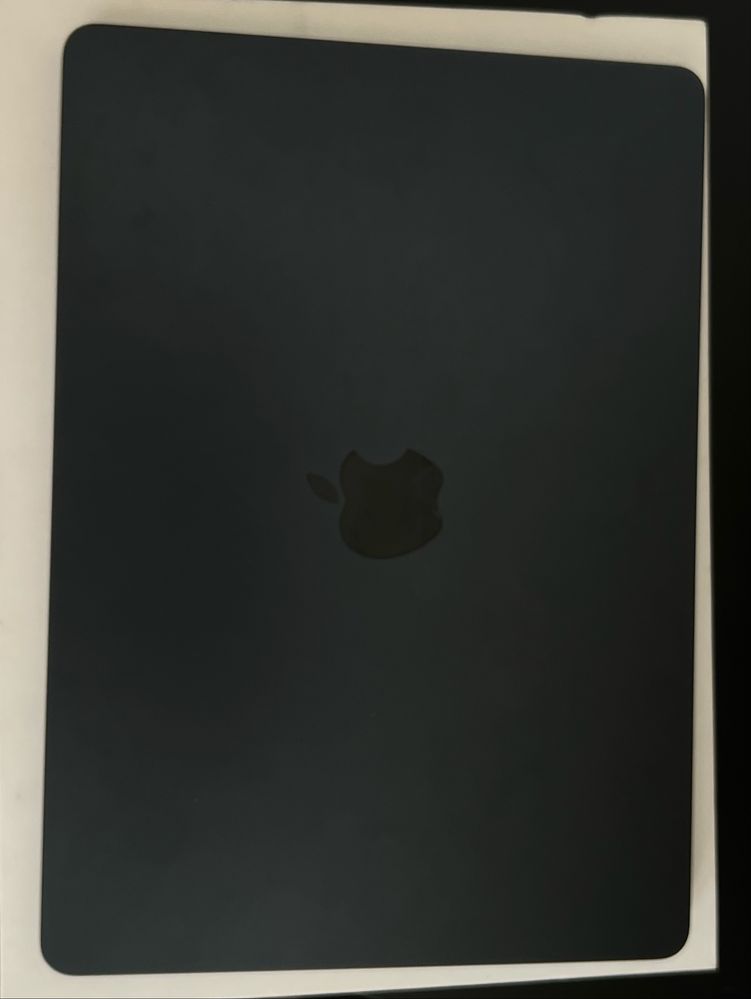 Macbook Air 13 m3 2024 16/256 як новий