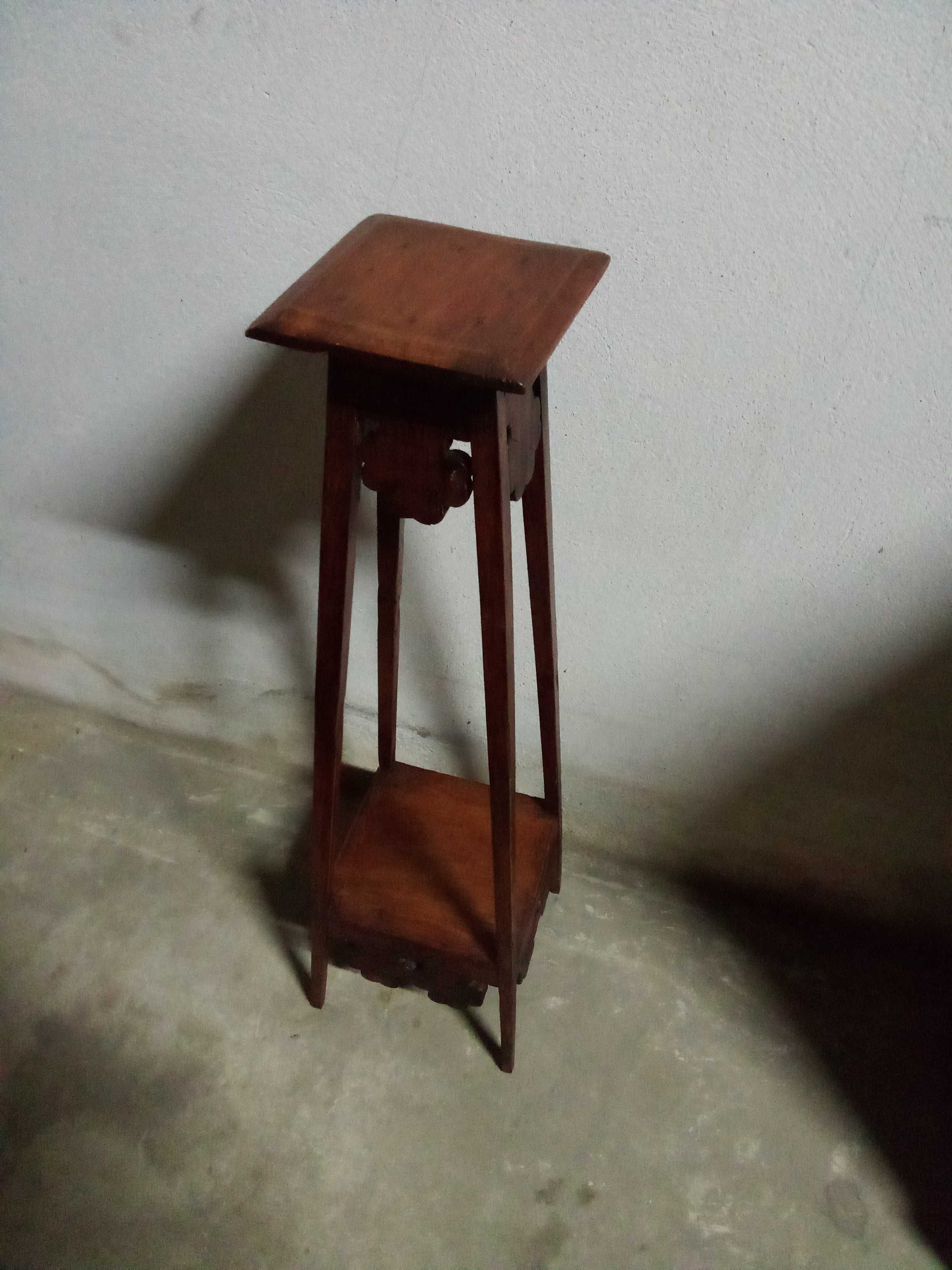 Floreira antiga restaurada.