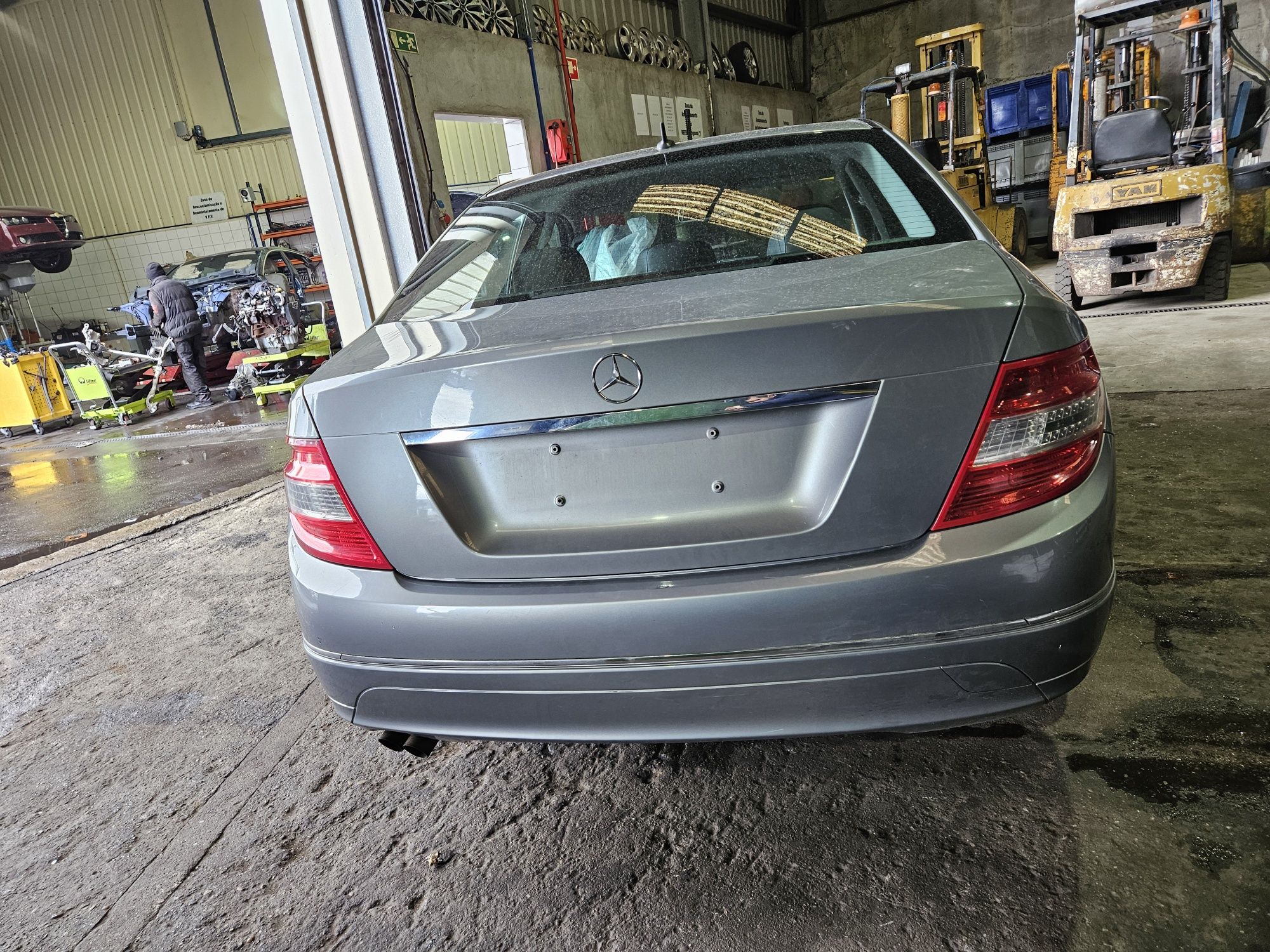 Mercedes-Benz W204 C180 Kompressor Avantgarde de 2009 para peças