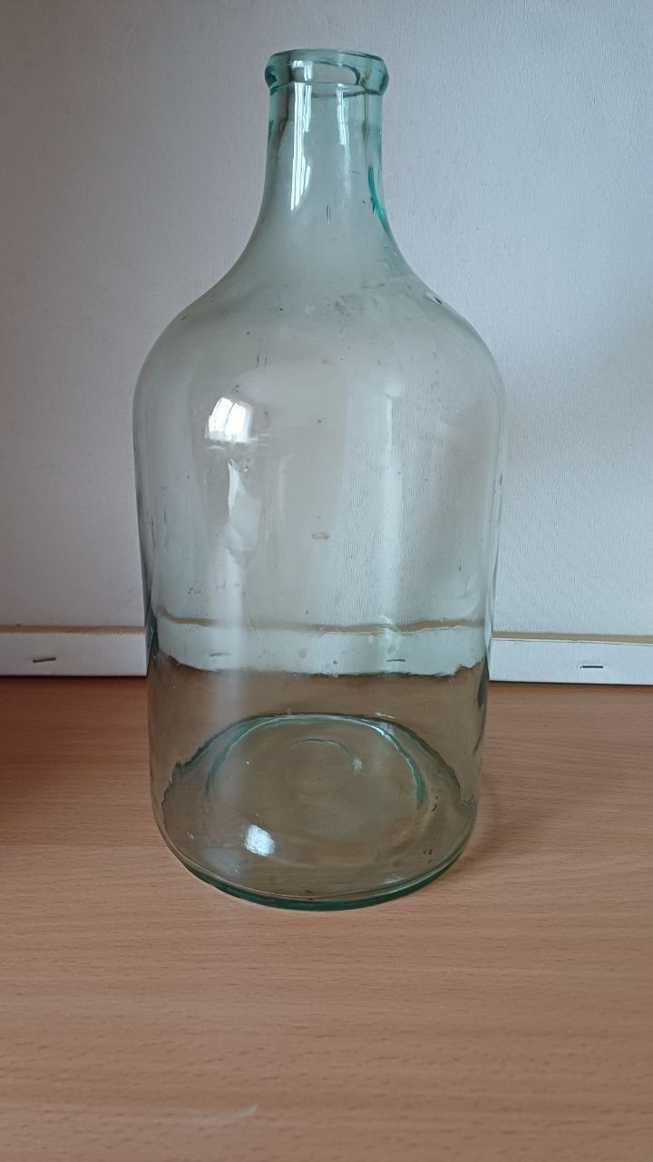 Графін з кришкою