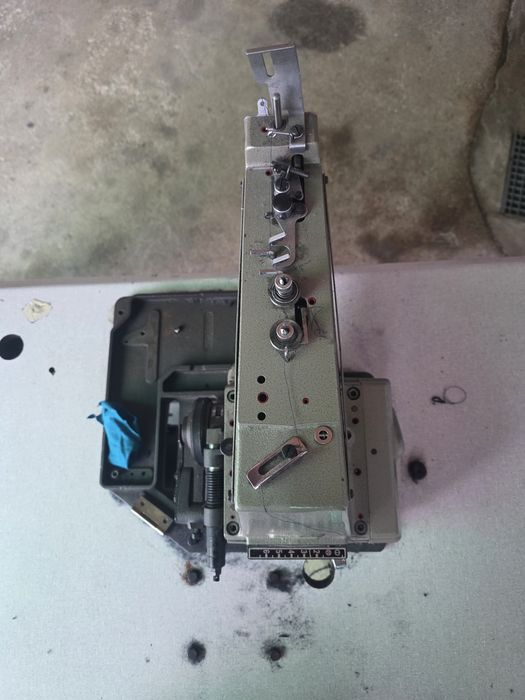 Máquina pregar botões