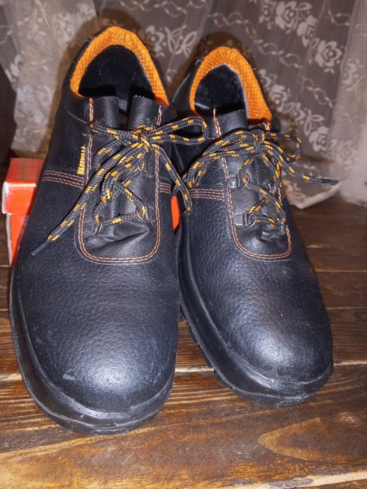 Рабочие ботинки 46 размер, 30.5 см стелька,