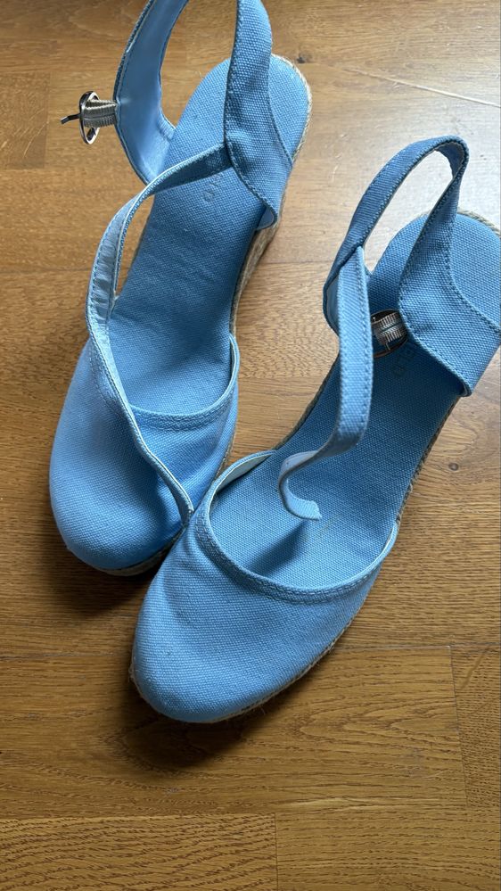Nowe espadryle na platformie. Anna Field