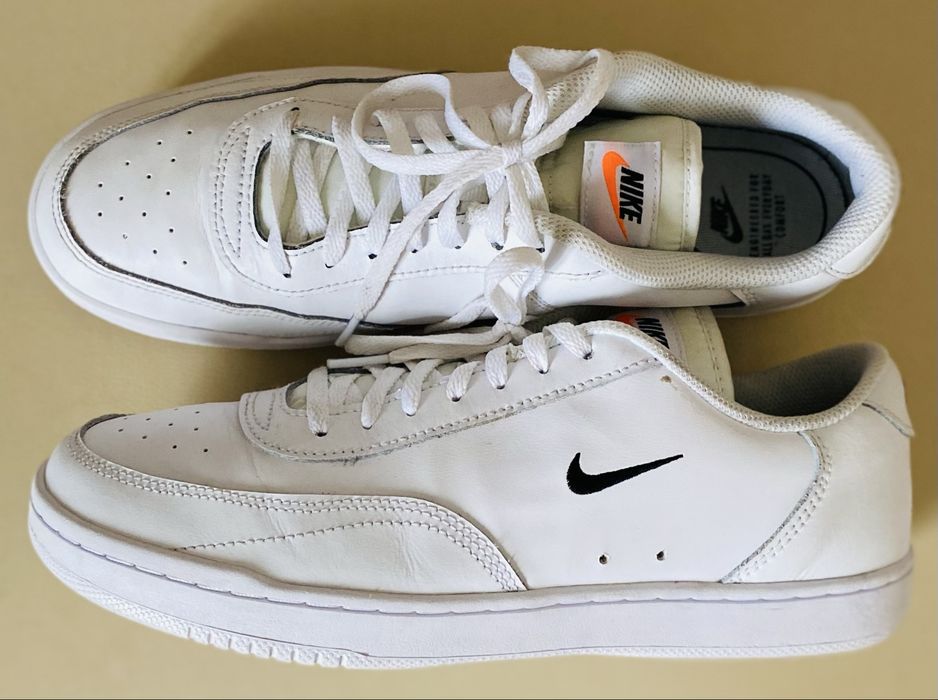 Чоловічі кросівки NIKE.