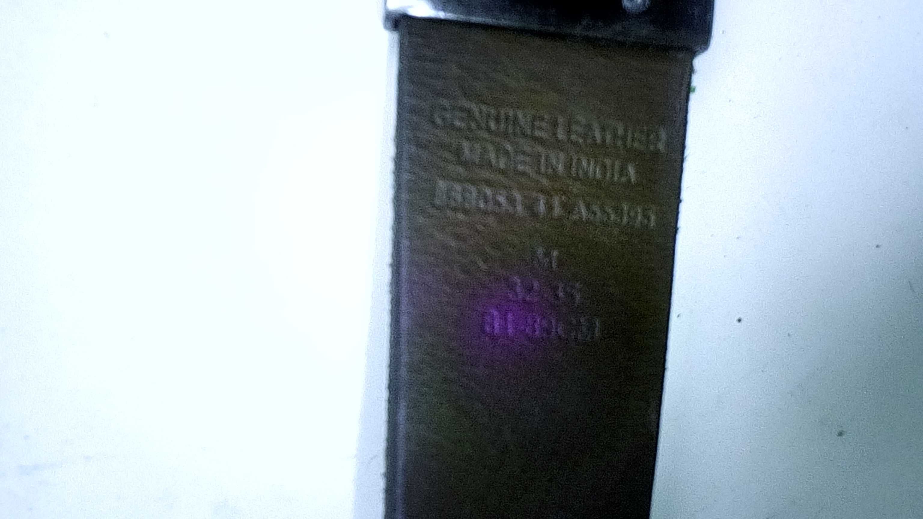 Продам фірмовий шкіряний ремінь, у хорошому стані.