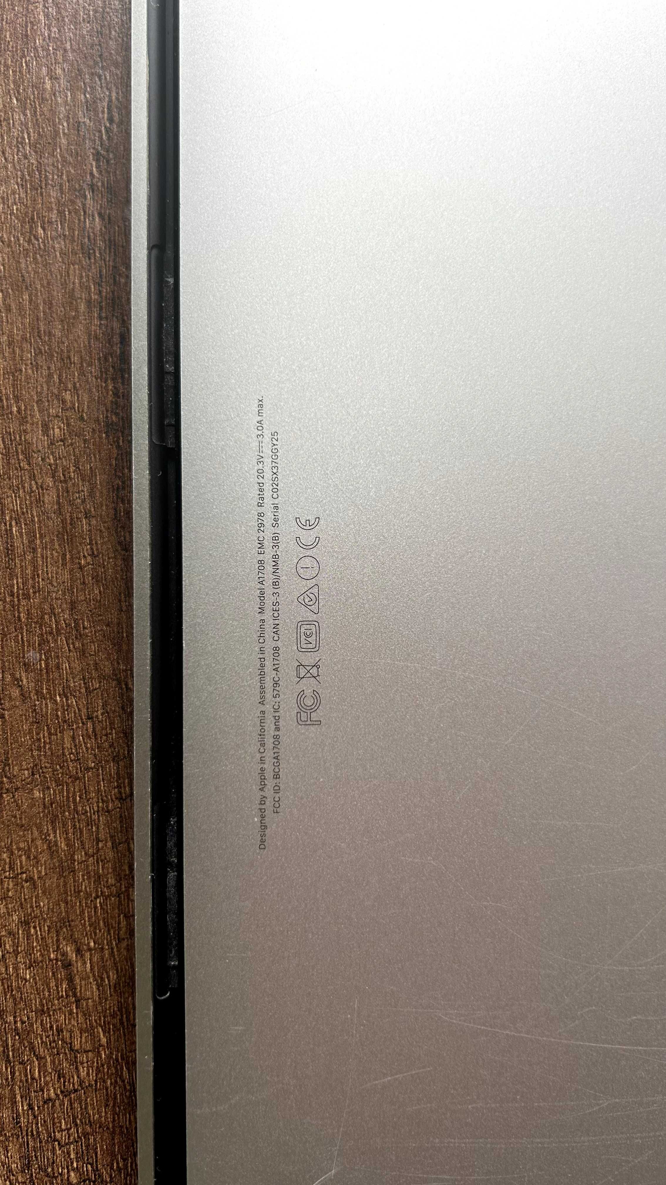 MacBook Pro 13 (A1708), 2016 8 ГБ 256 ГБ SSD