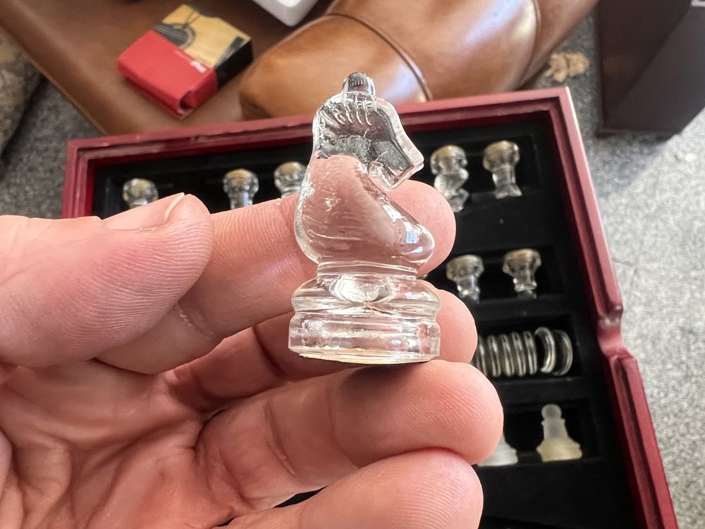 Mesa de xadrez e Damas com pecas em Cristal