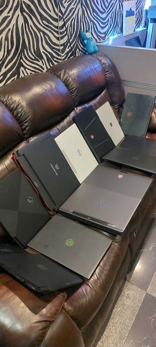 Гравіровка клавіатури ноутбука. Нанесенна кирилиці на клавіатуру