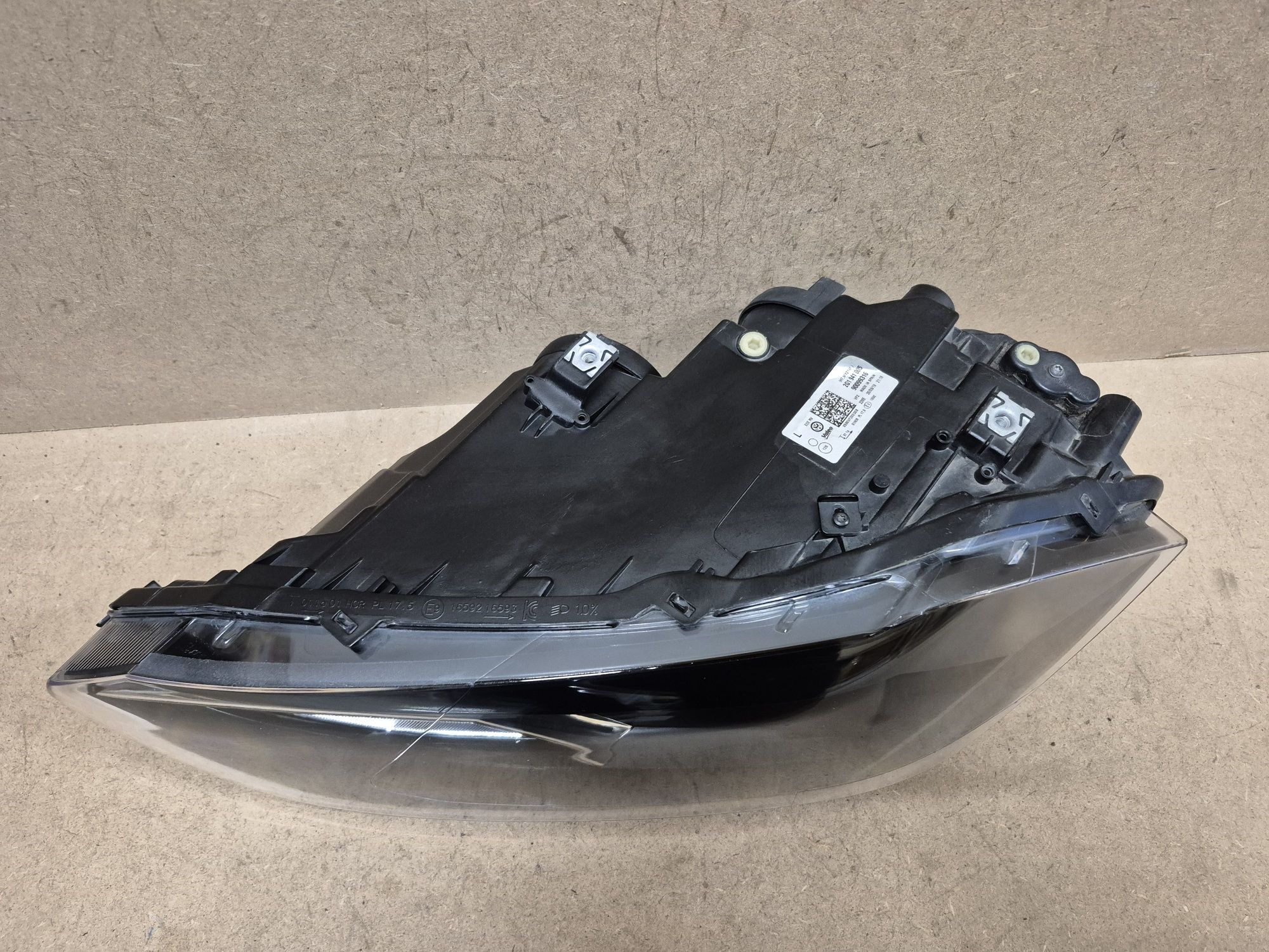 Lampa reflektor volkswagen Polo 2G1 lewy strona