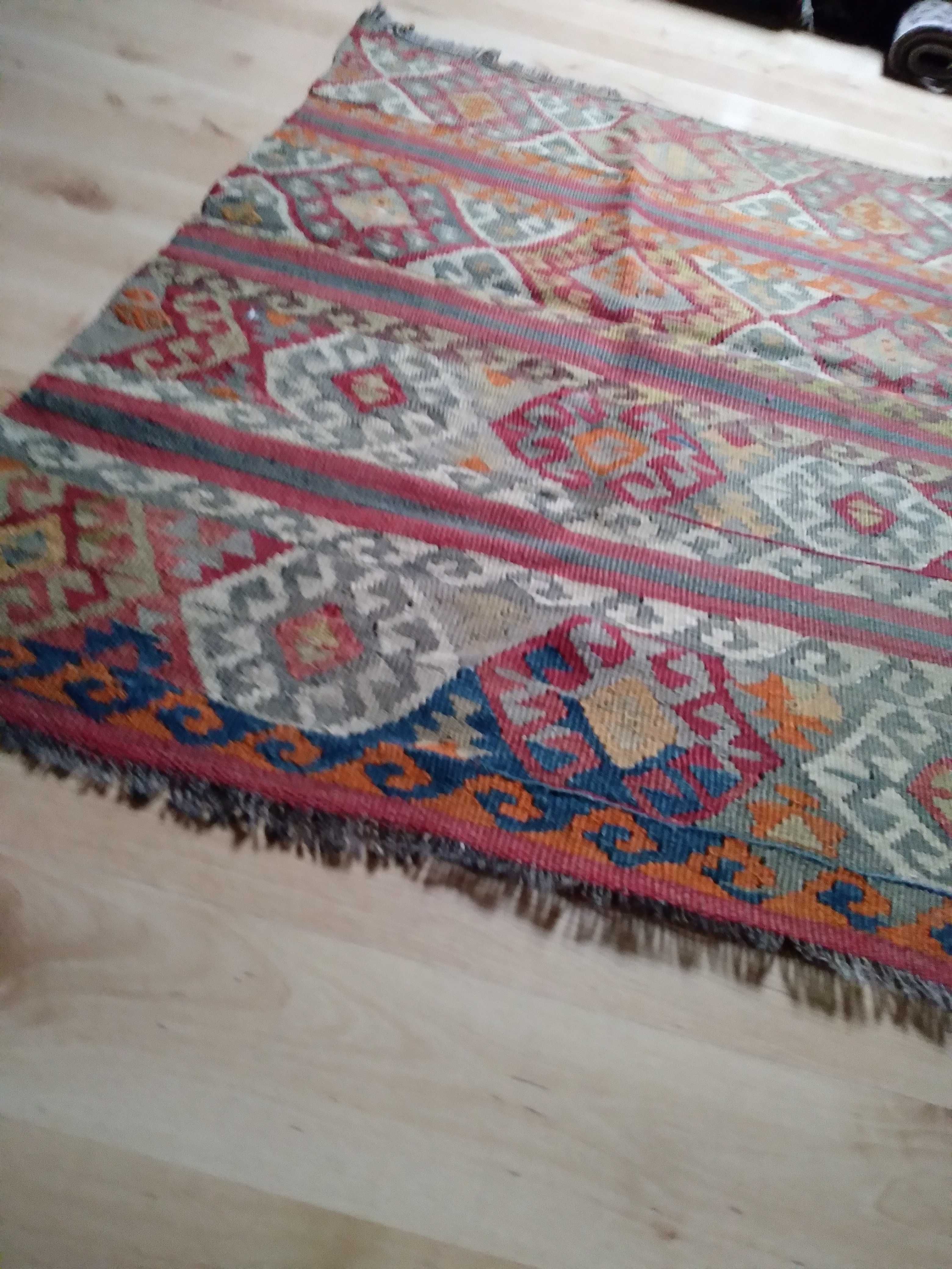 Sprzedam kilim ,dywan kaszmirowy wełniany ręcznie tkany 136,/94