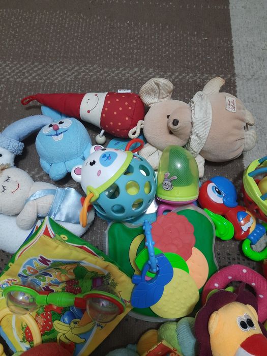 Іграшки 0-9 місяців.  Калаталки, вібро, гризунці,мякі. Ніблер