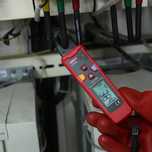 Токовые клещи UNI-T UT256 до 60A постоянный и переменный ток