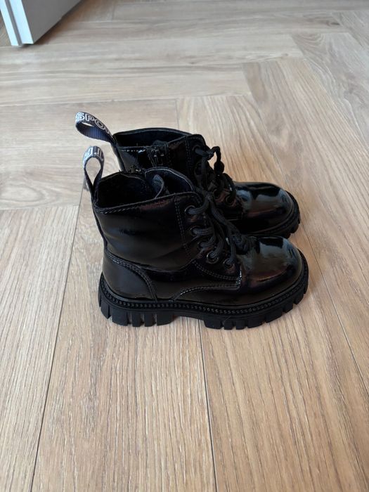 Buty lakierowane dla dziewczynki