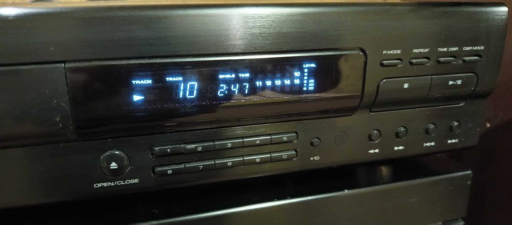 CD програвач KENWOOD DP-3040