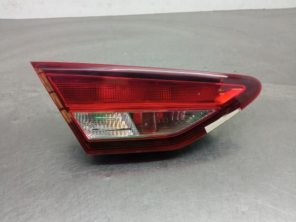 Farolim da mala esquerdo SEAT Leon (5F1)