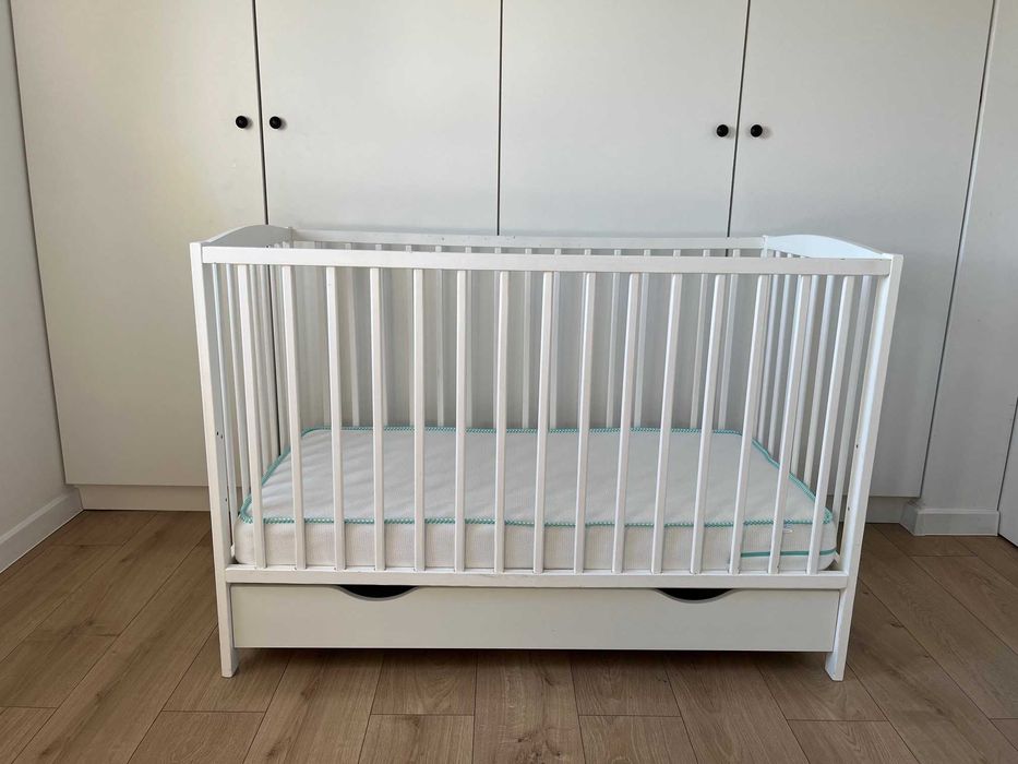 Łóżeczko dziecięce niemowlęce białe z materacem i szufladą 120x60