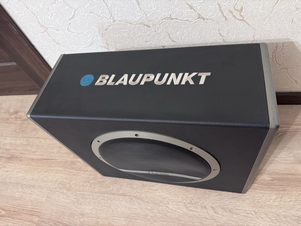Активний сабвуфер Blaupunkt XLb 300 A  1000Вт