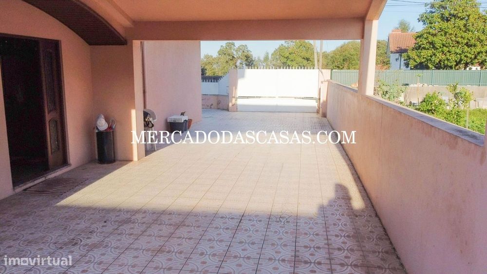 Moradia Isolada T6 em Argoncilhe