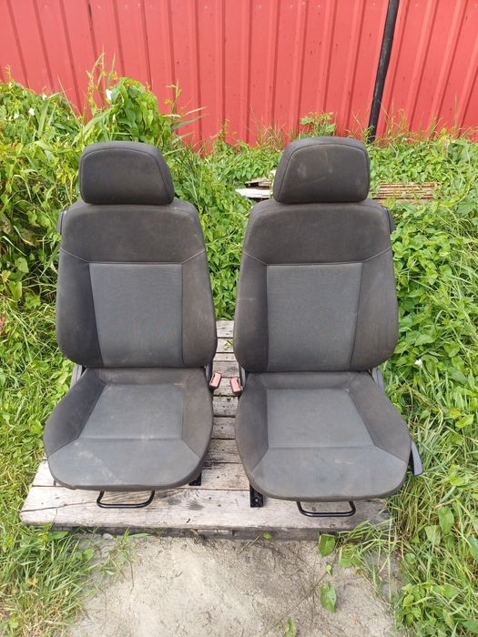 Opel astra H купе пепедні сідушки сидіння крісла