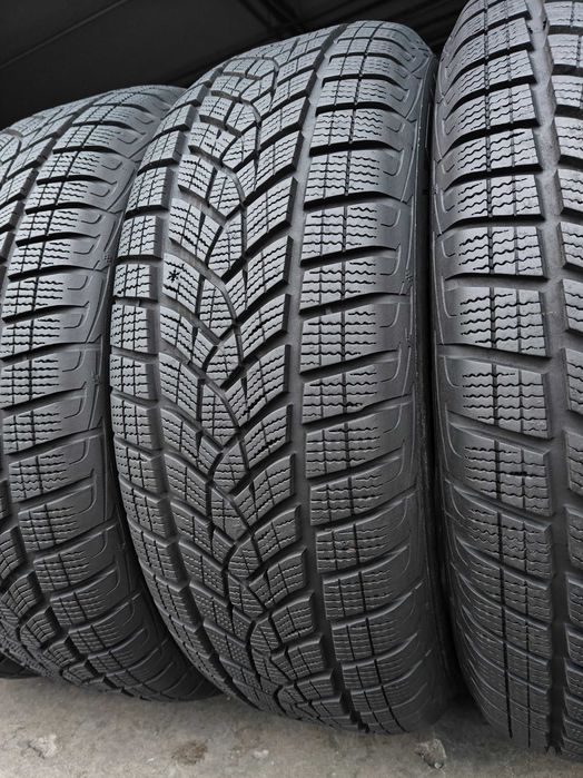 GoodYear UltraGrip Performance шини зима R17 215 65 комплект