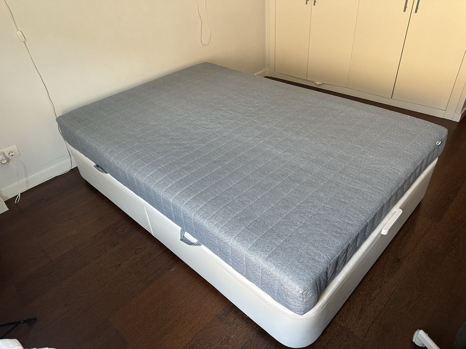 Cama com estrado elevatorio 140x200