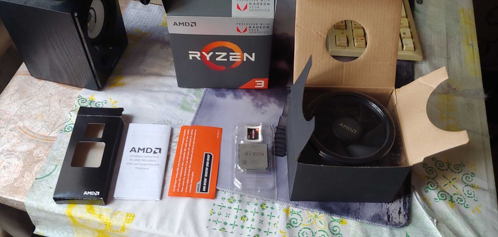 Ryzen 3 2200G Полный комплект встройка Vega 7 СУПЕРЦЕНА!