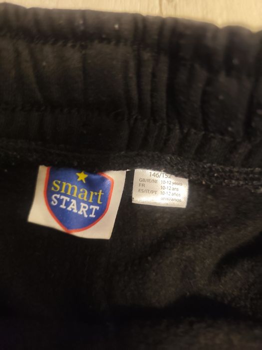 Spodnie dresowe czarne 146