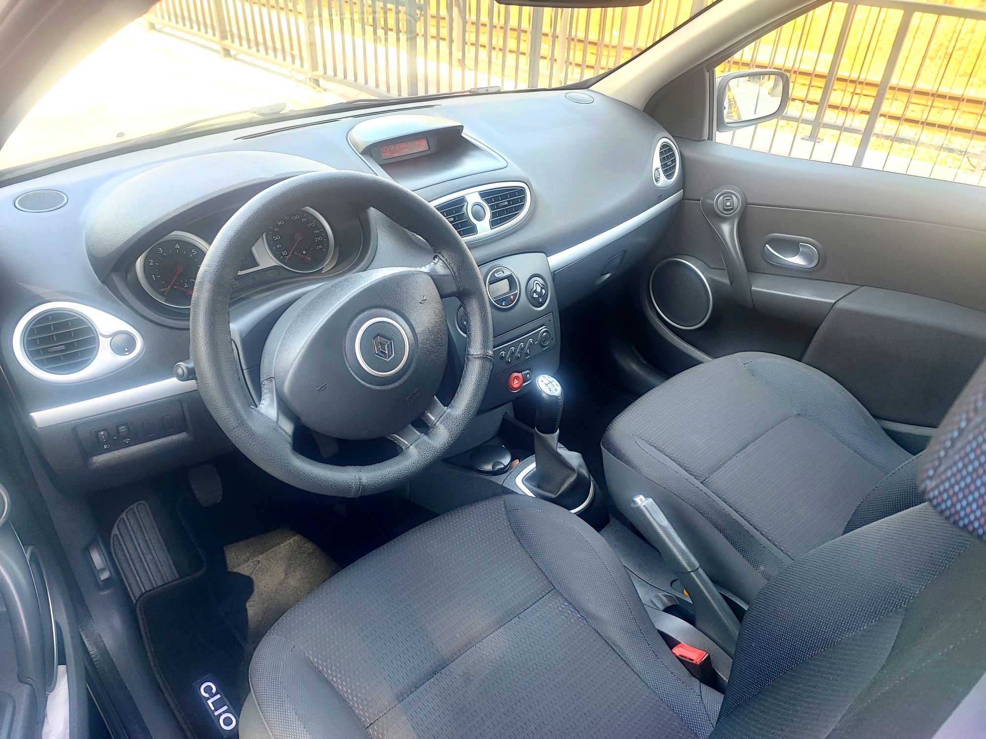 Clio 3 / 1.2 / 75cv / Gasolina