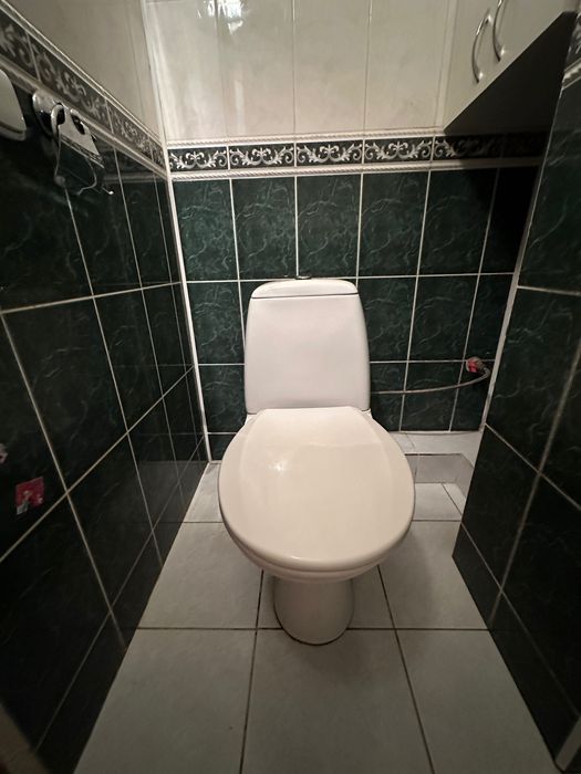 Продам душову кабіну, мийку, кран, унітаз