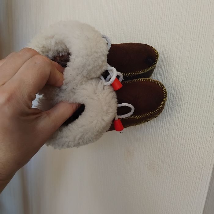 Продам пінетки бурки сапожки на 12-14 см овчина