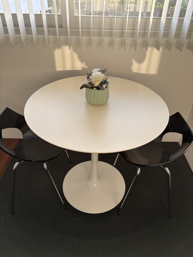 Conjunto mesa cozinha e cadeiras