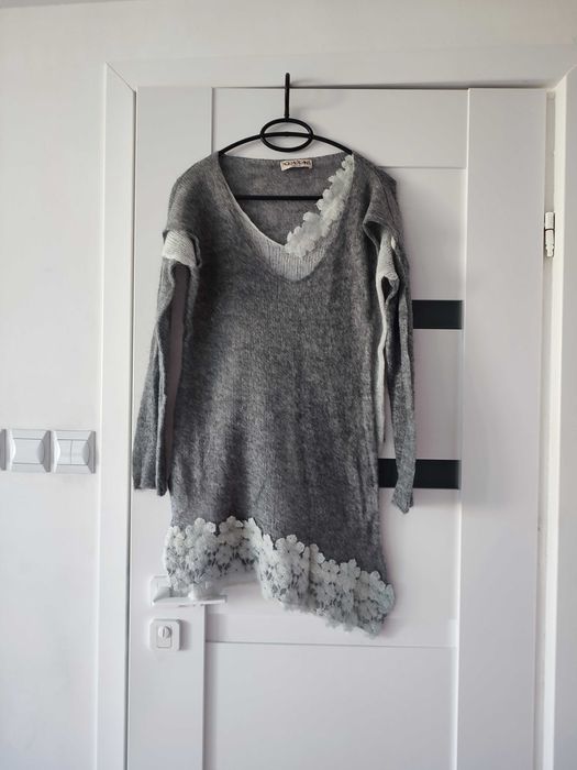 Asymetryczny sweterek Aquajeans Made in Italy rozmiar M