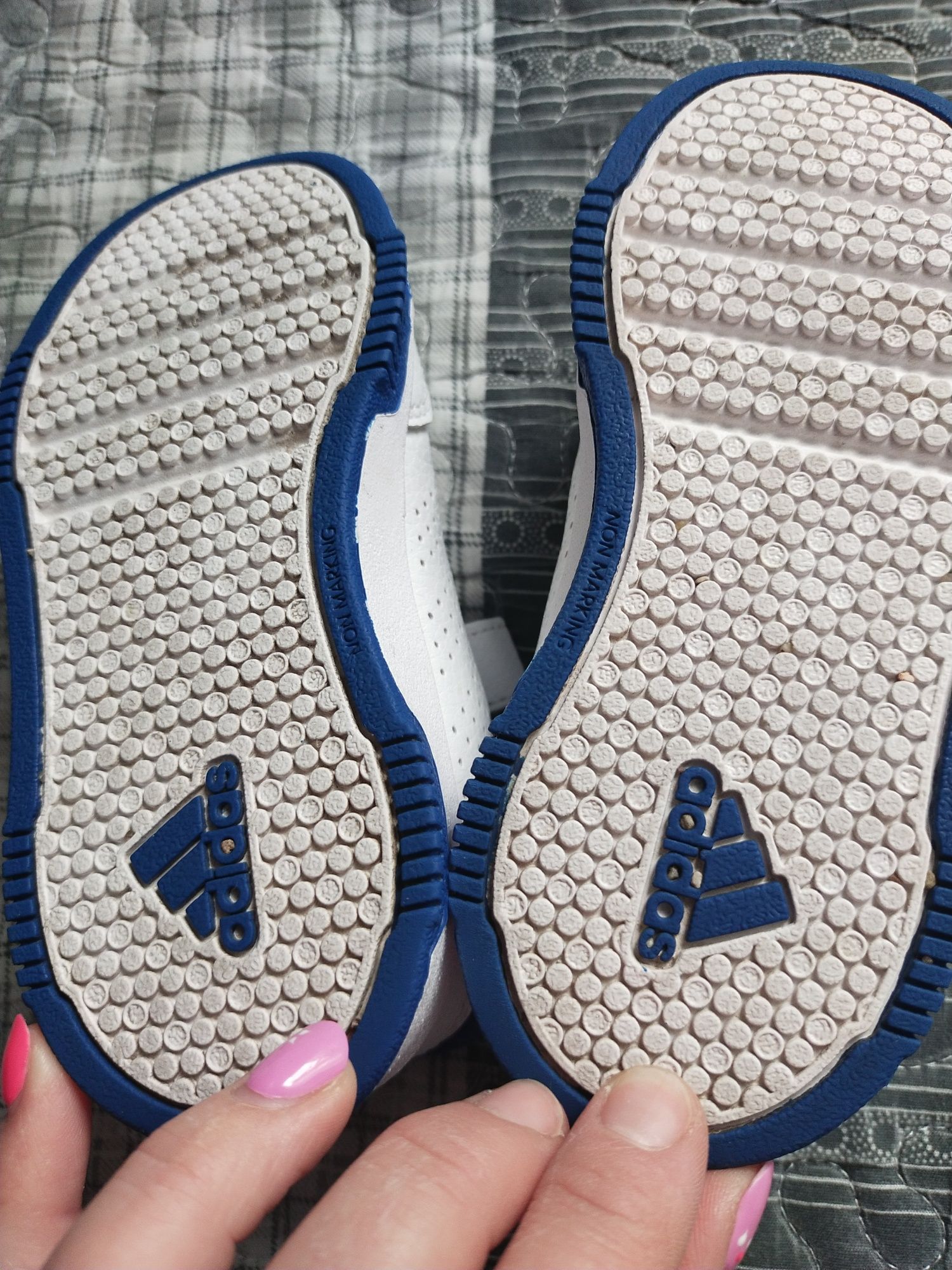 Buty sportowe na rzepy Adidas r.24