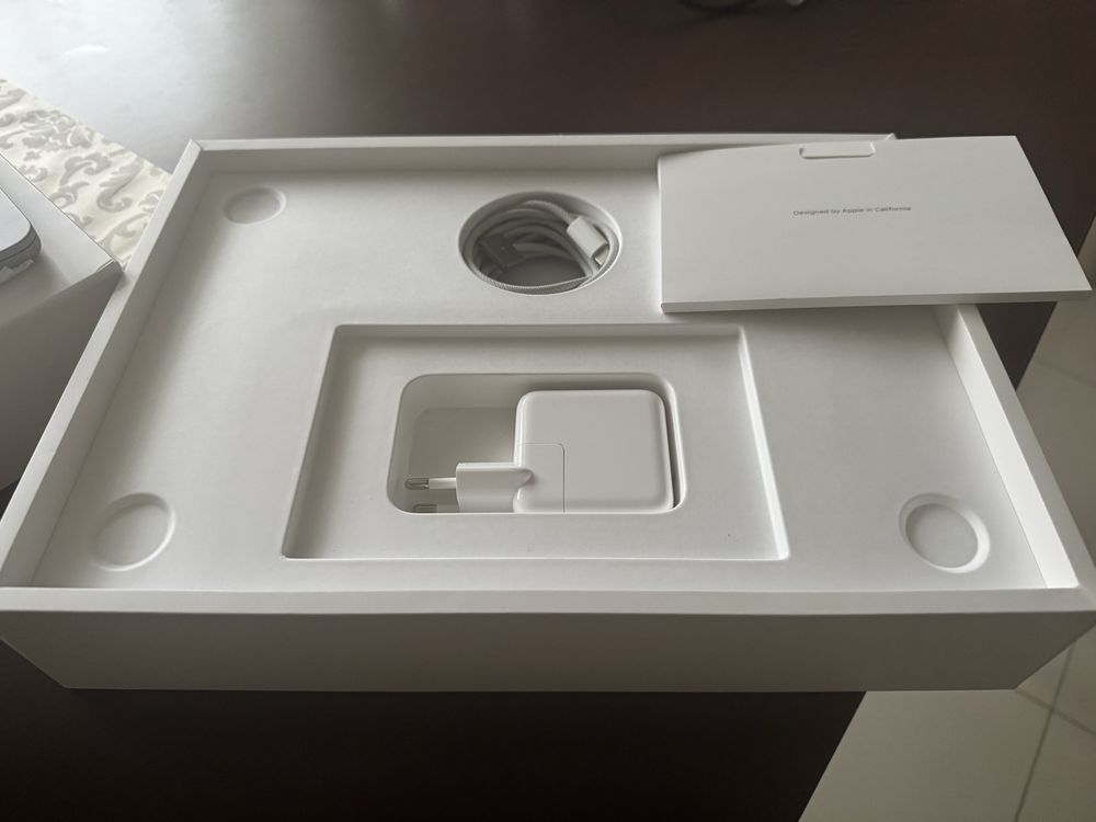 Laptop APPLE MacBook Air 13.6" Retina M2 8GB RAM 256GB