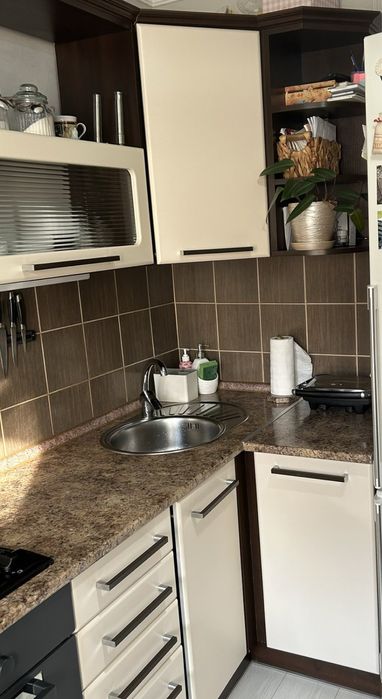 Продам кухню венге-білий шовк