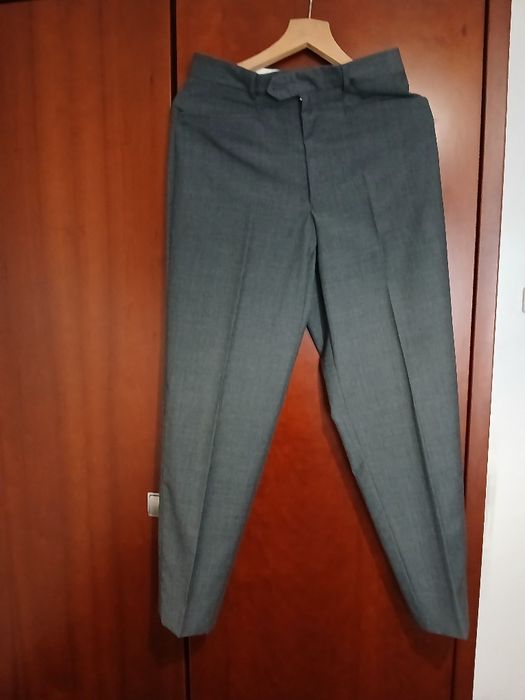 Fato de homem cinza claro