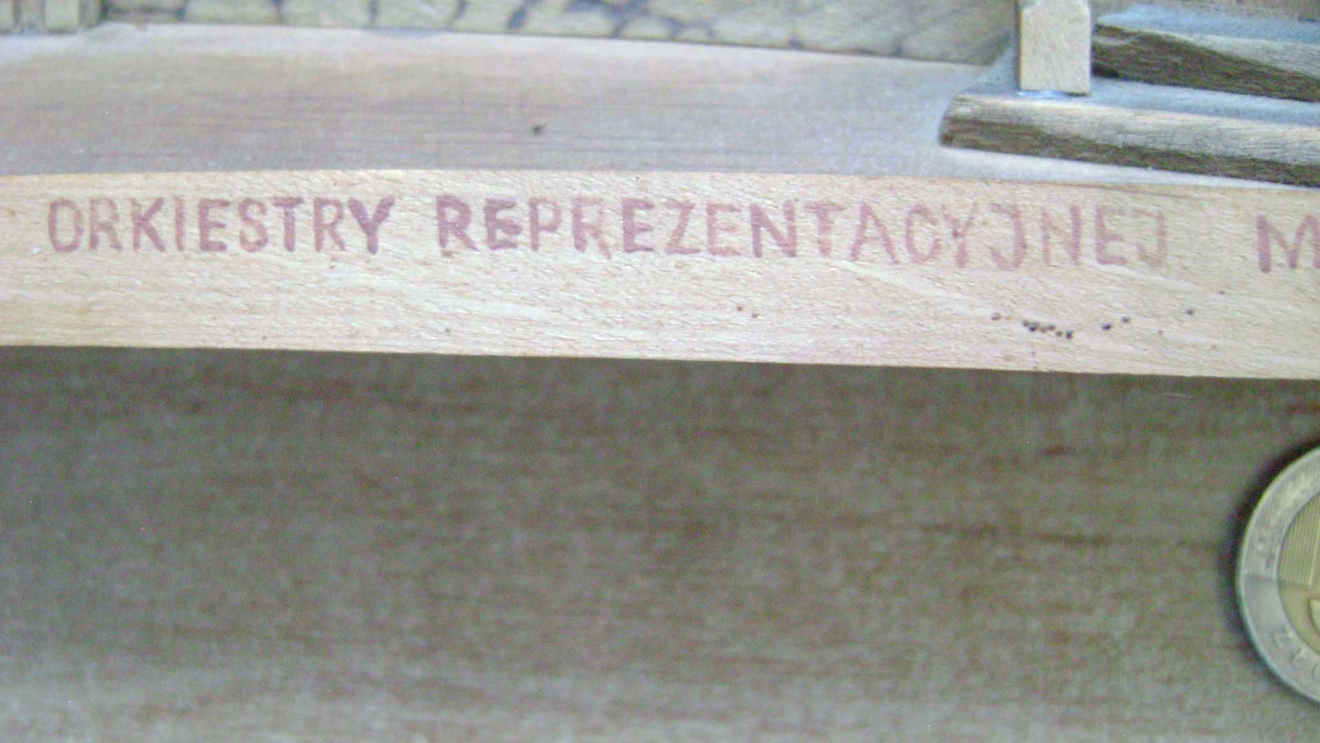 Starocie z PRL - Żywiec = Obraz drewniany z lat 1950-60tych 37 cmx19cm