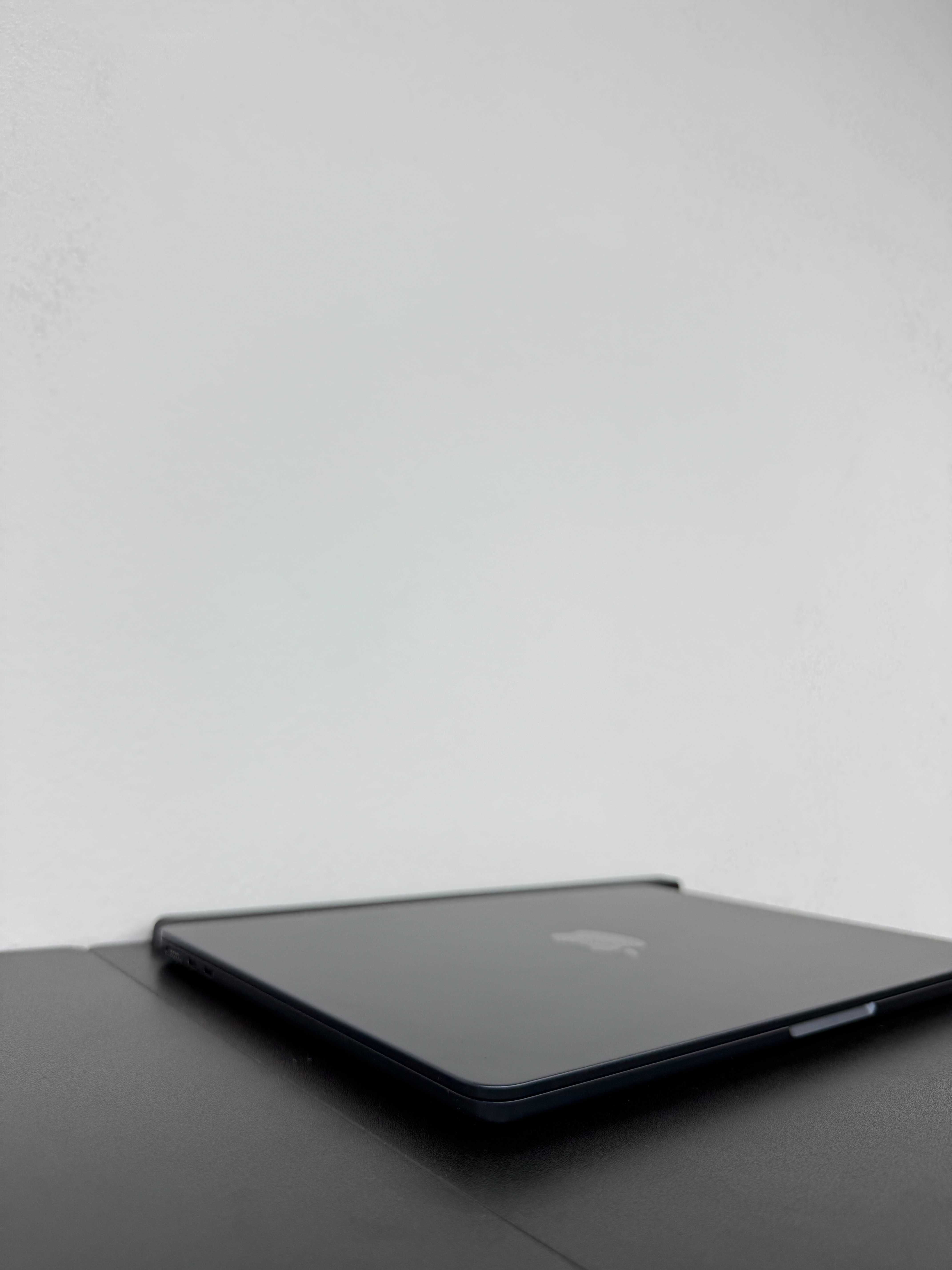 Macbook Air 2022 ( M2/8gb/256) Гарантія. 47670SV
