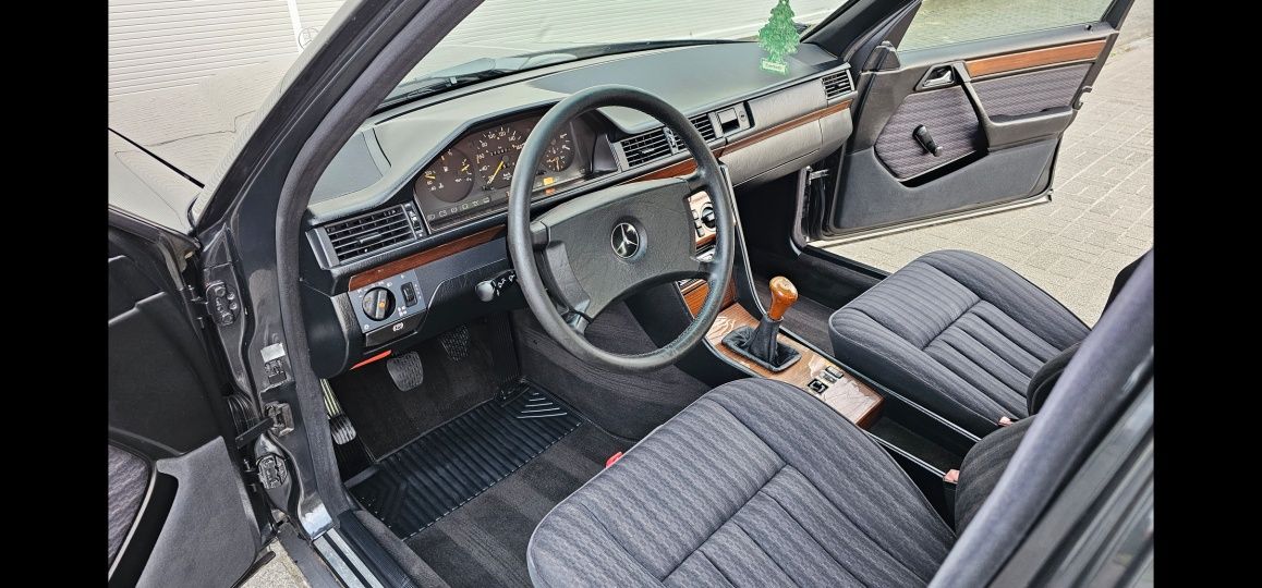 Mercedes-Benz W124 300D klimatyzacja, szyberdach, możliwa zamiana