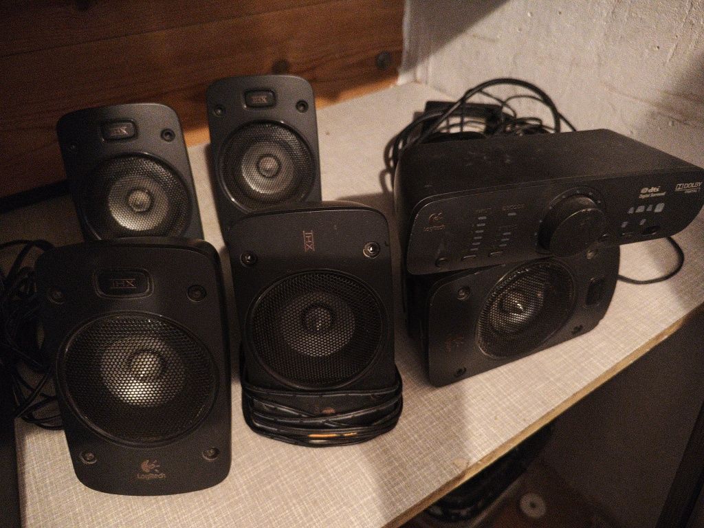 Logitech Z906 zestaw 5.1